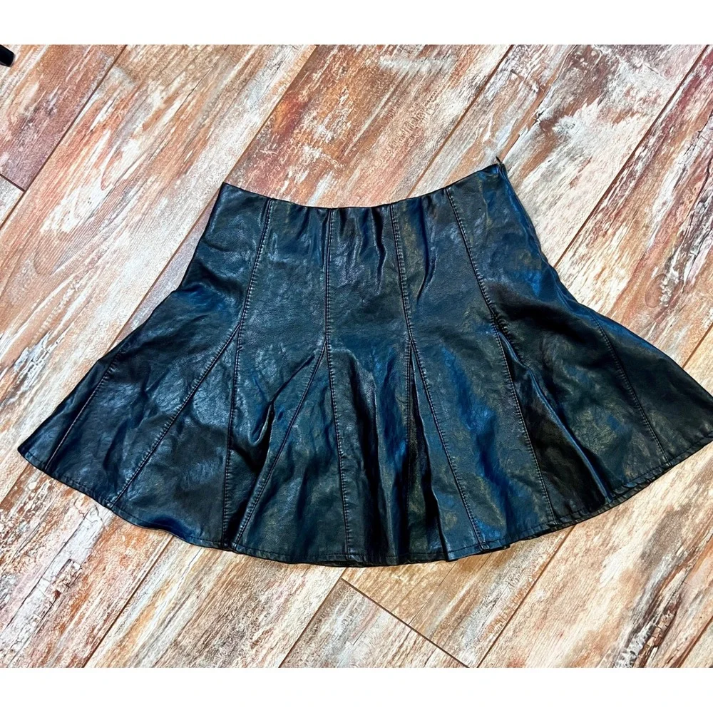 French Kiss Black Faux‎ Leather Skater Skirt Flared Y2K Mall Goth Size M